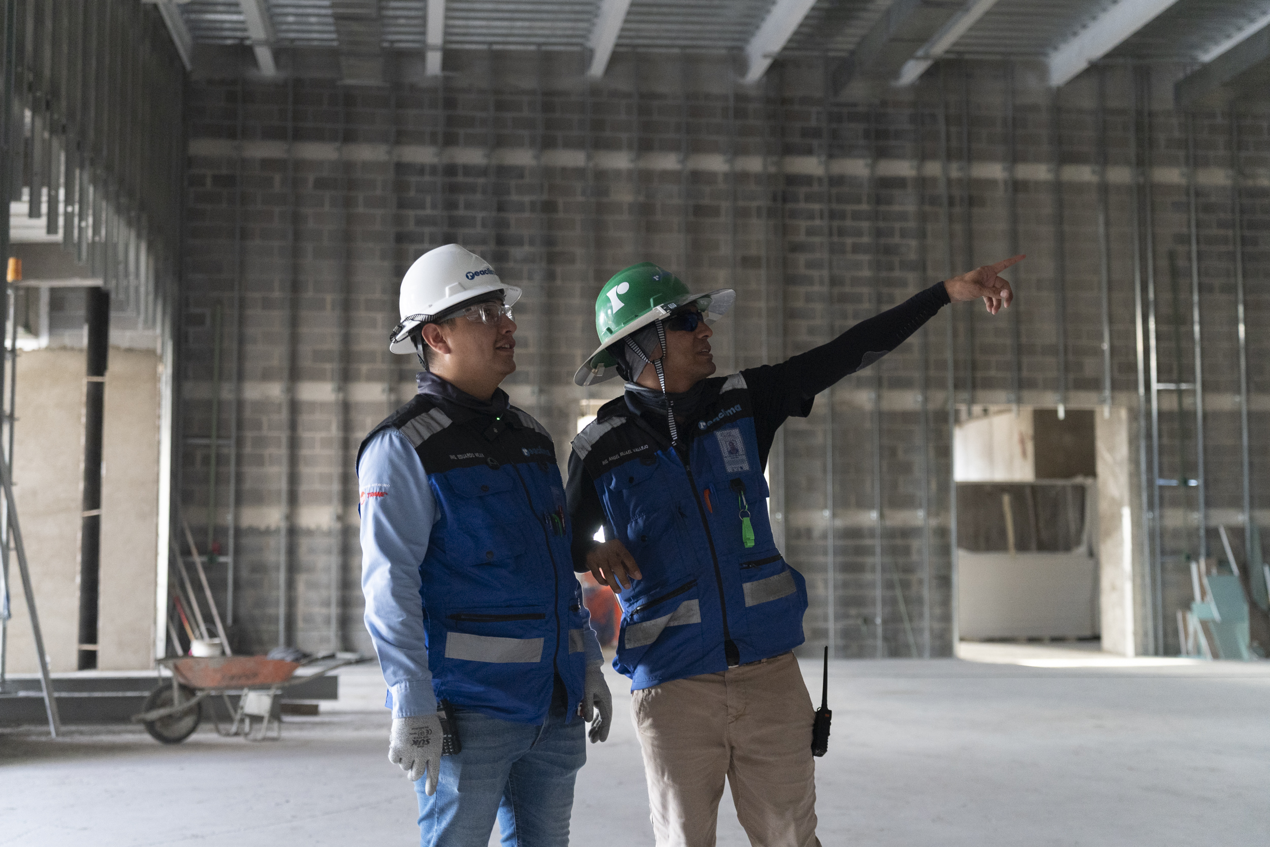 One network, many zones: Engineering VRF and direct expansion systems for facilities with simultaneous thermal demands.