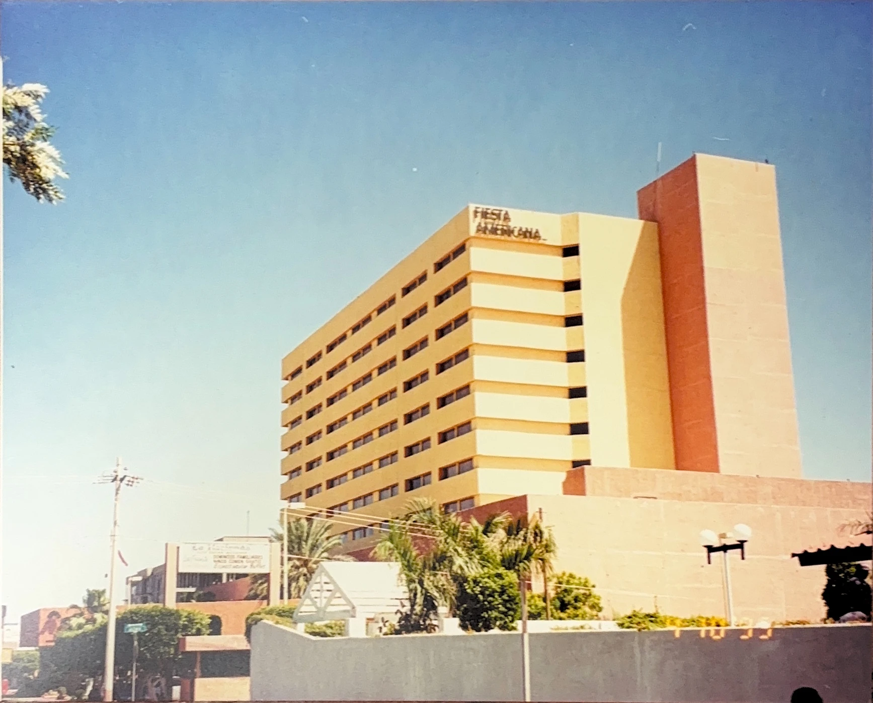 El primer proyecto a gran escala. No a nivel residencial en otras palabras.